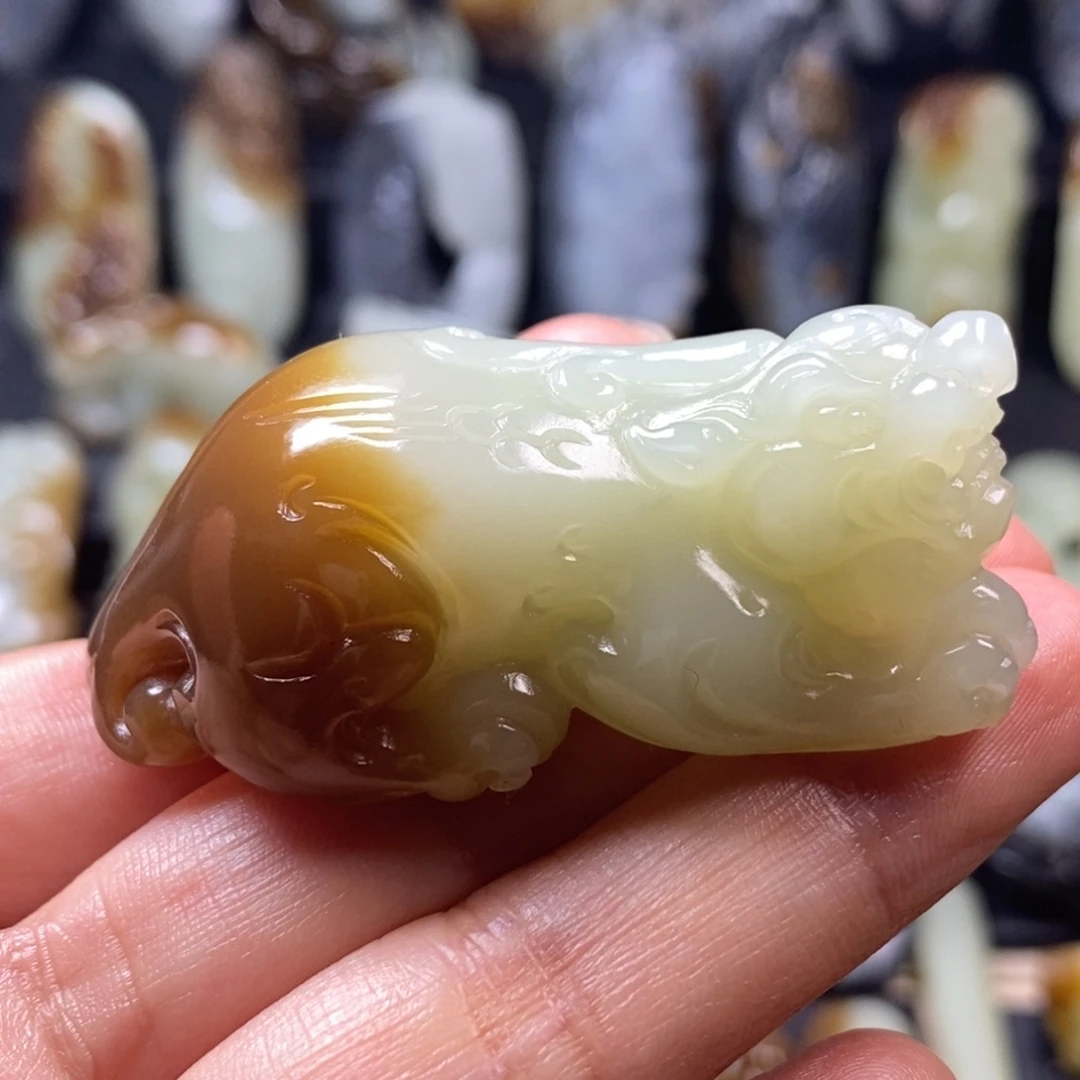 陌***生和田玉未镶嵌挂件