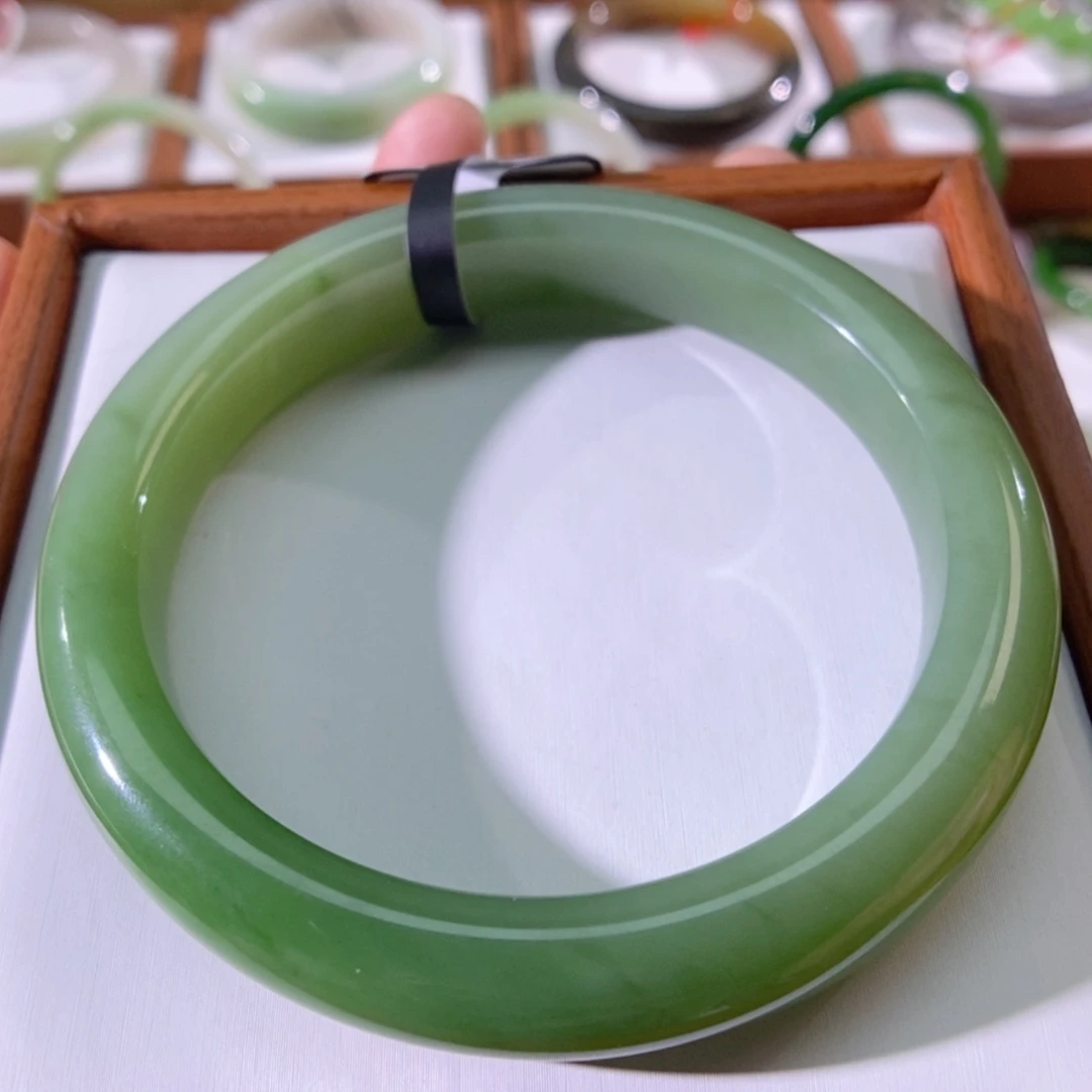 【闪购商品】未镶嵌手镯和田玉