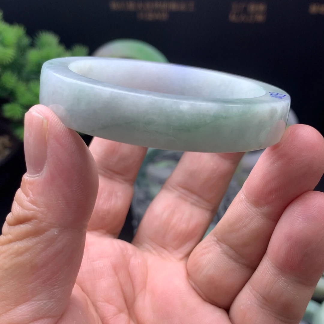 定制翡翠未镶嵌手镯