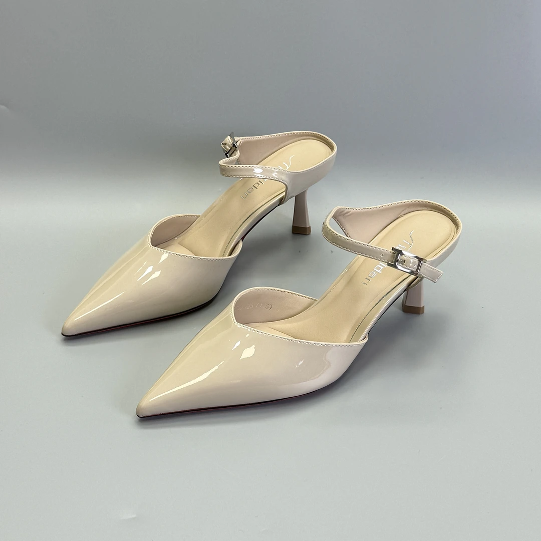 65363杏色细跟高跟鞋