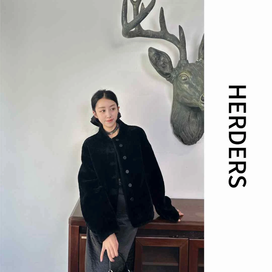 HERDERS 短款圆领多纽扣款双面穿皮毛一体 255689