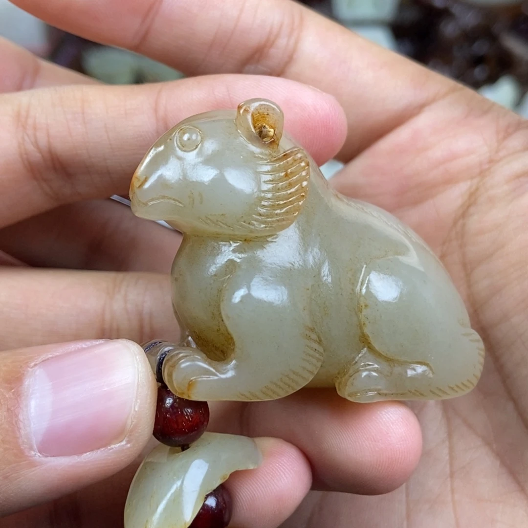 和田玉未镶嵌把件