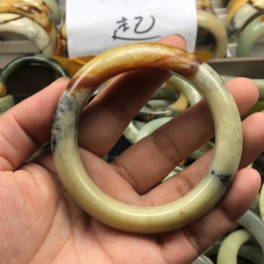 蛇纹石玉未镶嵌手镯66