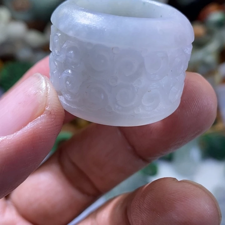 翡翠未镶嵌挂件毛货