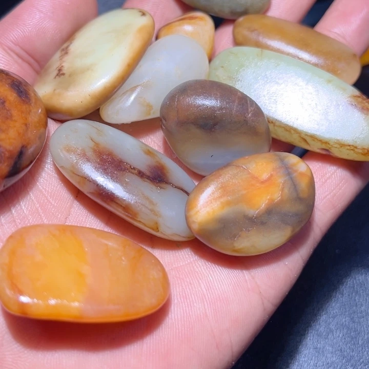 和田玉未镶嵌珠宝奇石