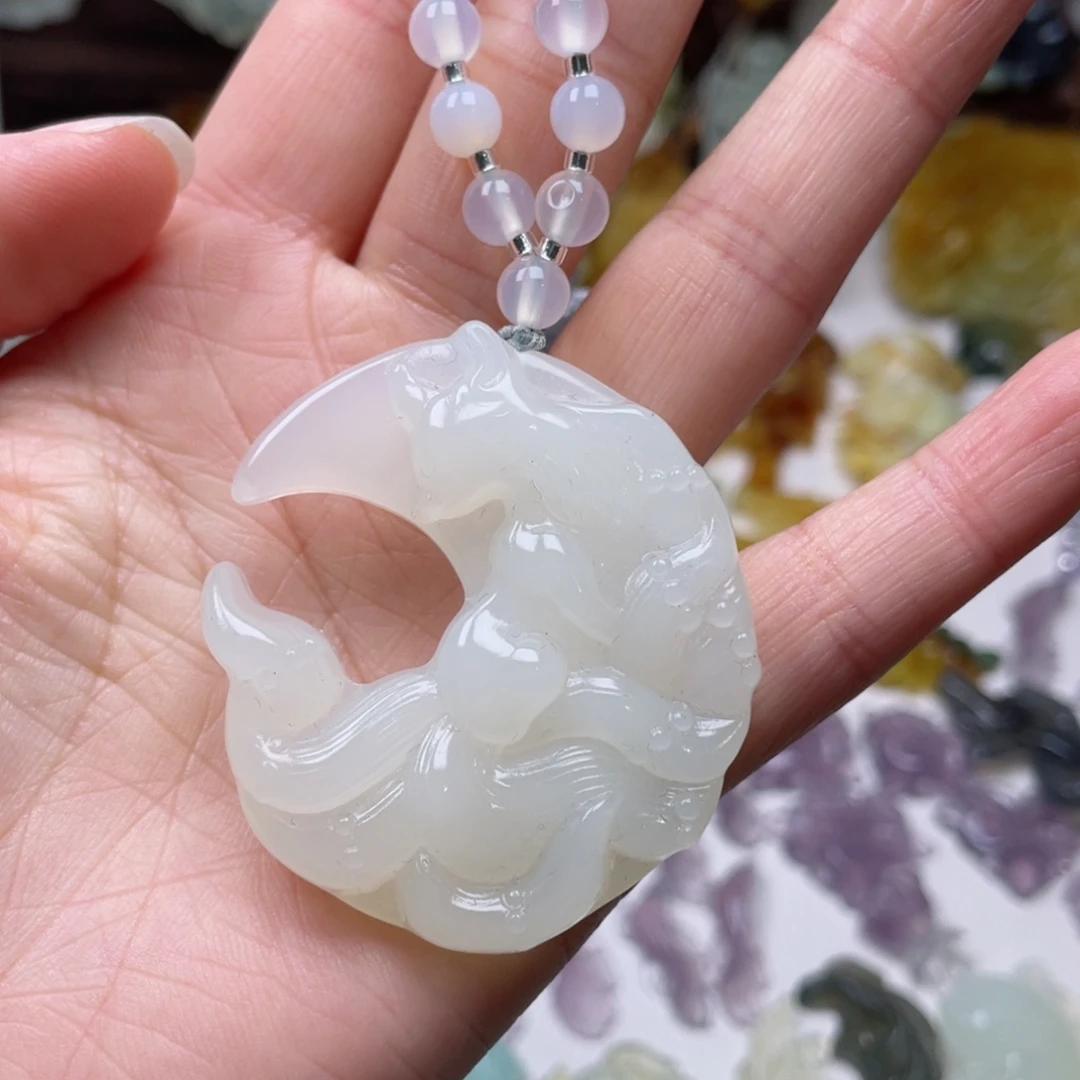 蛇纹石玉颈饰未镶嵌