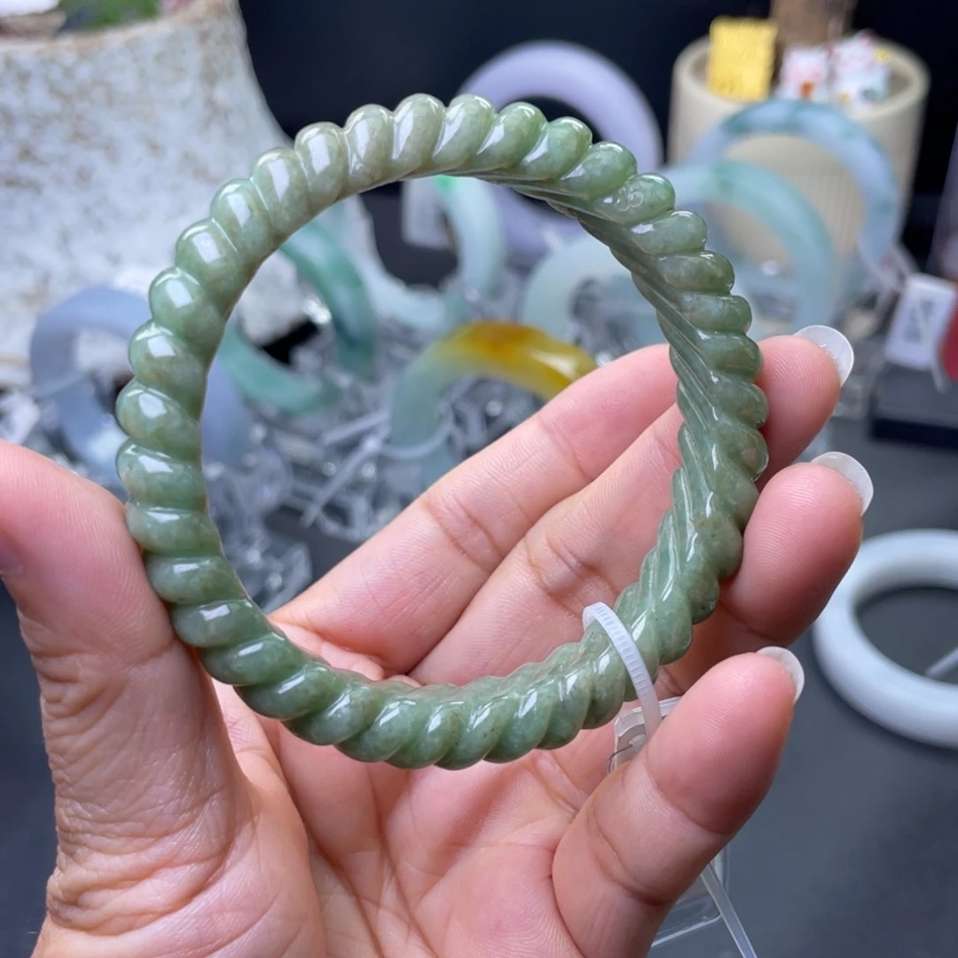 定制翡翠麻花镯未镶嵌