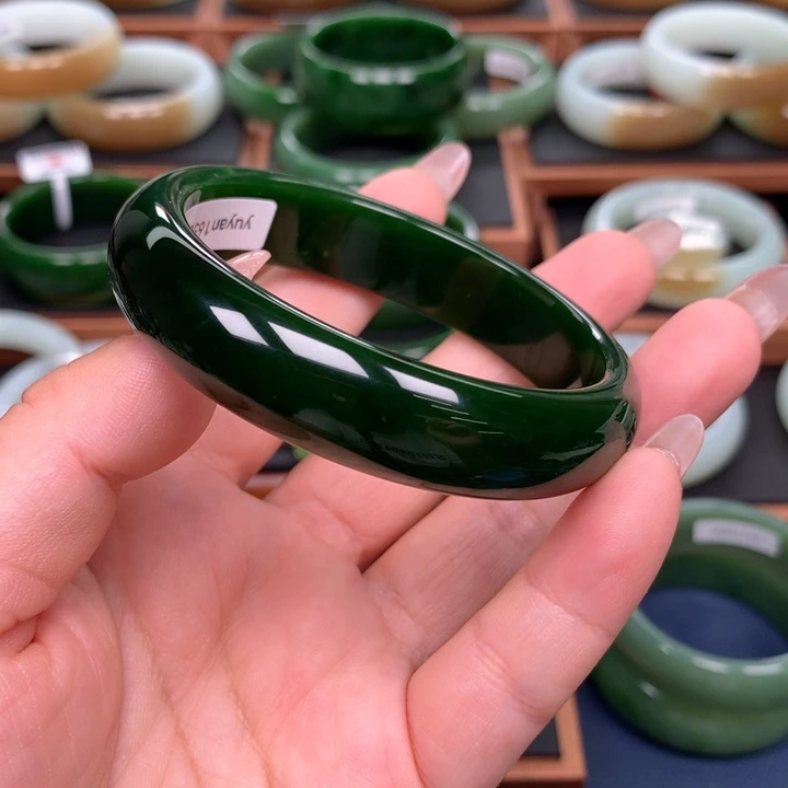 和田玉（碧玉）手镯未镶嵌5859圈口