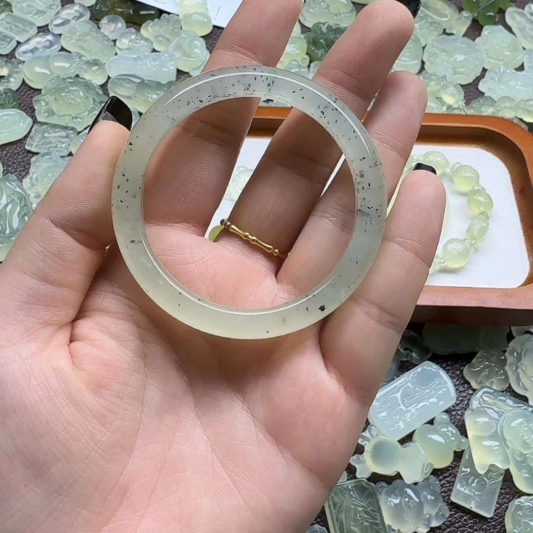蛇纹石玉合金颈饰卡52