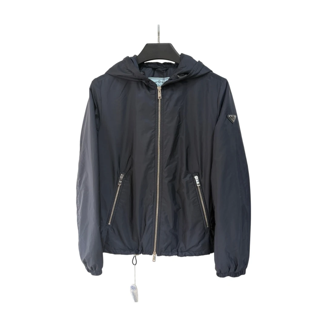 未使用 Prada/普拉达 侧边铁三角标冲锋衣/38码/256225