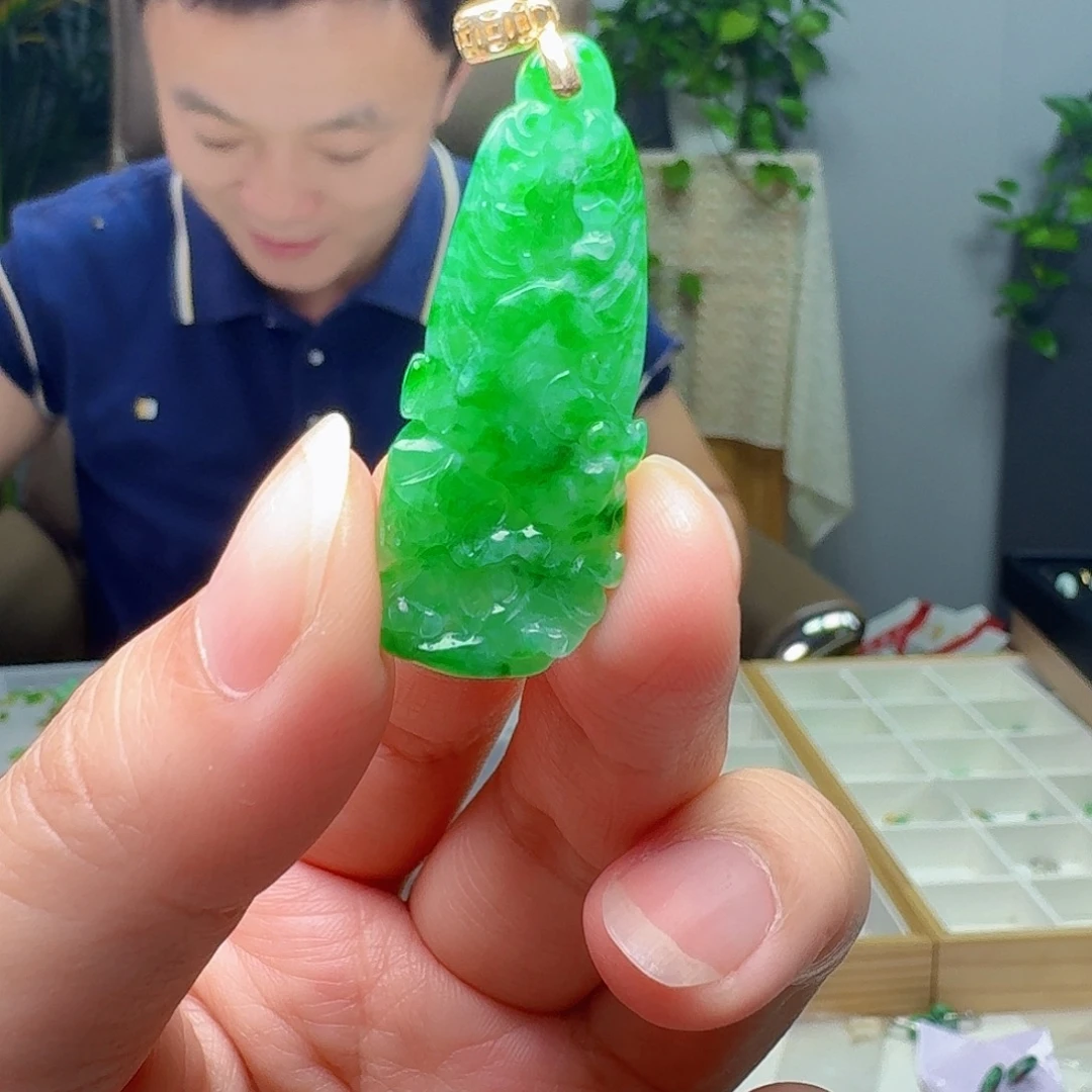 翡翠18K金镶嵌吊坠(不含链)天然