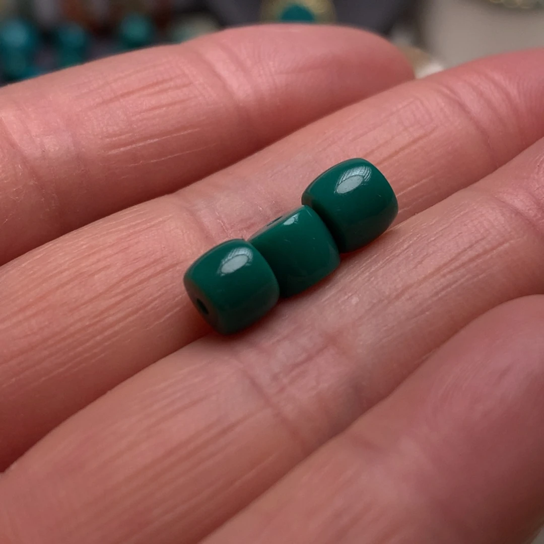 绿松石直切套珠未镶嵌盛****琪
