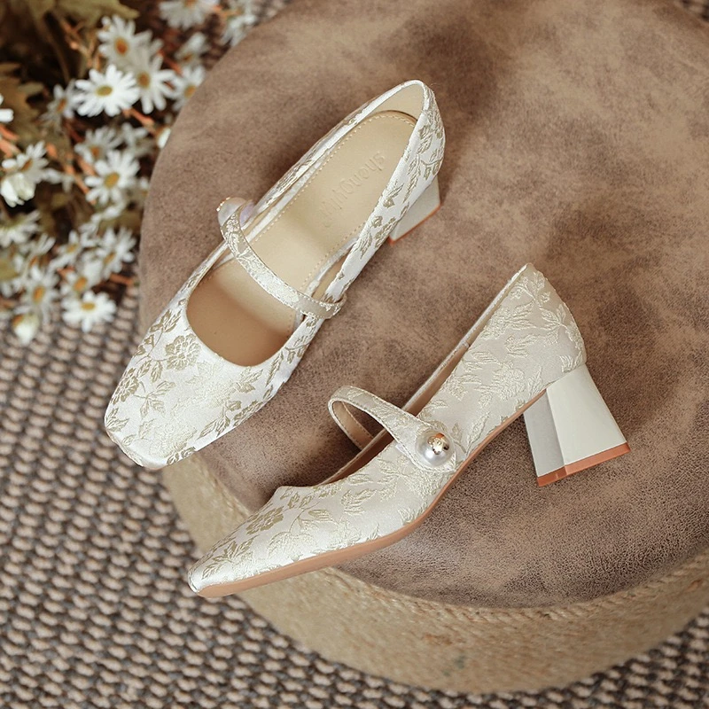 新款高跟女鞋国风新中式珍珠一字带方头裙子粗跟提花玛丽珍单鞋子