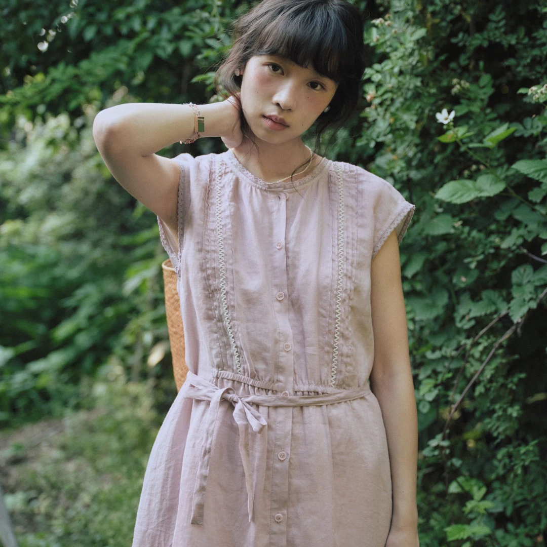 「白描工作间」"千本樱特调"100苎麻树莓粉连肩袖系带法式连衣裙