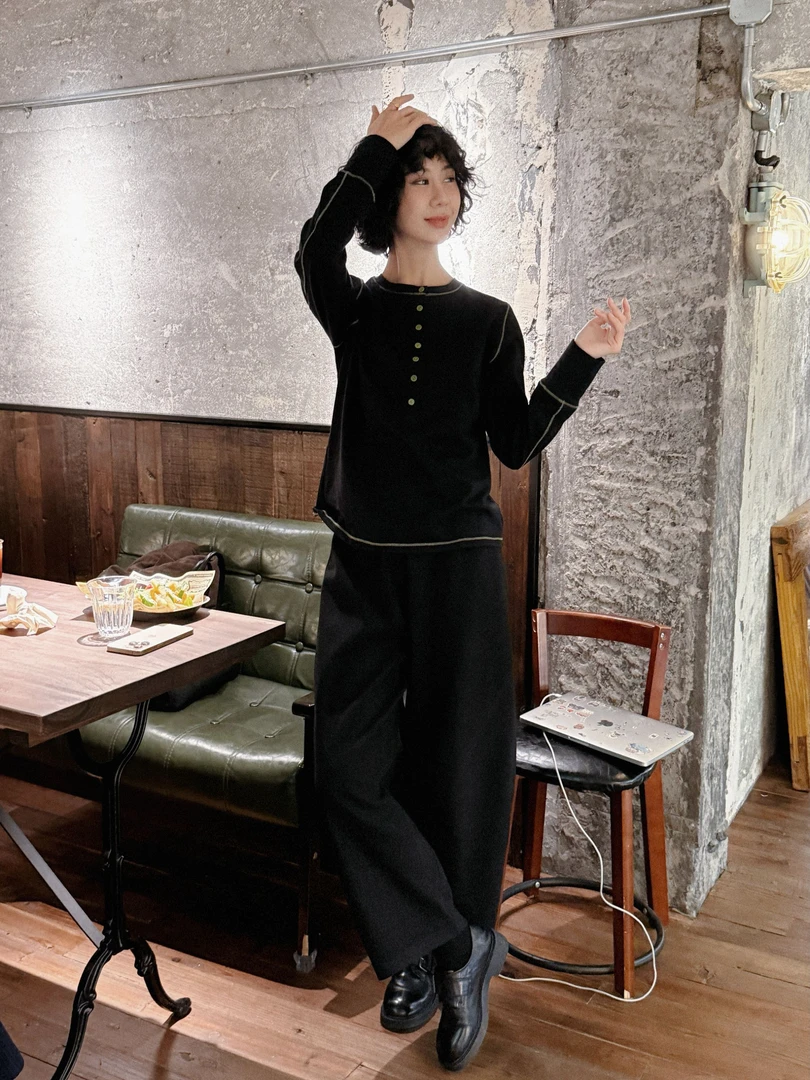 TT设计师【氧气感】高级感圆领撞色条纹长绒棉长袖打底衫TT191496