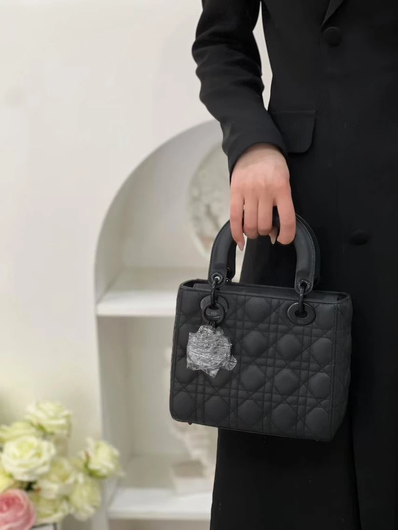 99新 DIOR/迪奥 Dior迪奥戴妃四格磨砂黑手拎斜挎包/无公价/甄选