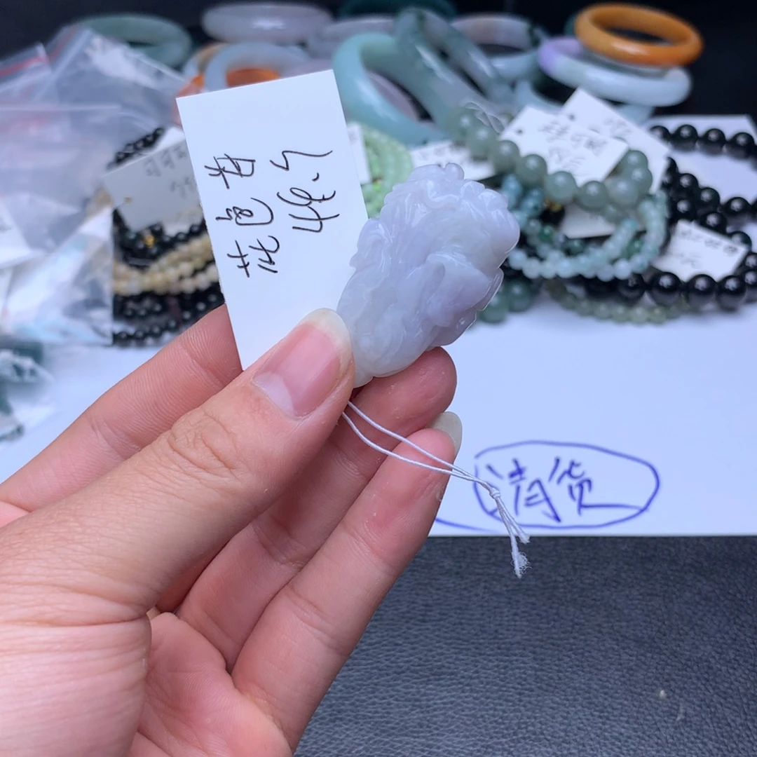 翡翠手镯未镶嵌花*苷