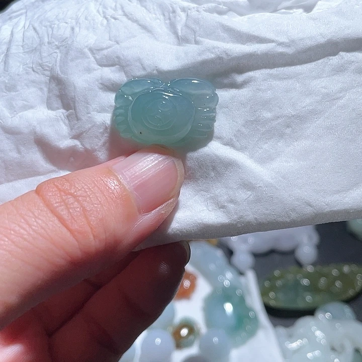 颈饰未镶嵌翡翠天