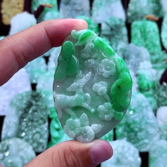 翡翠未镶嵌吊坠(不含链)