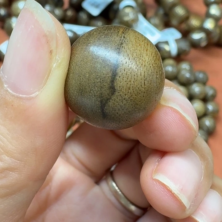 大叶紫檀（黑酸枝木类）
