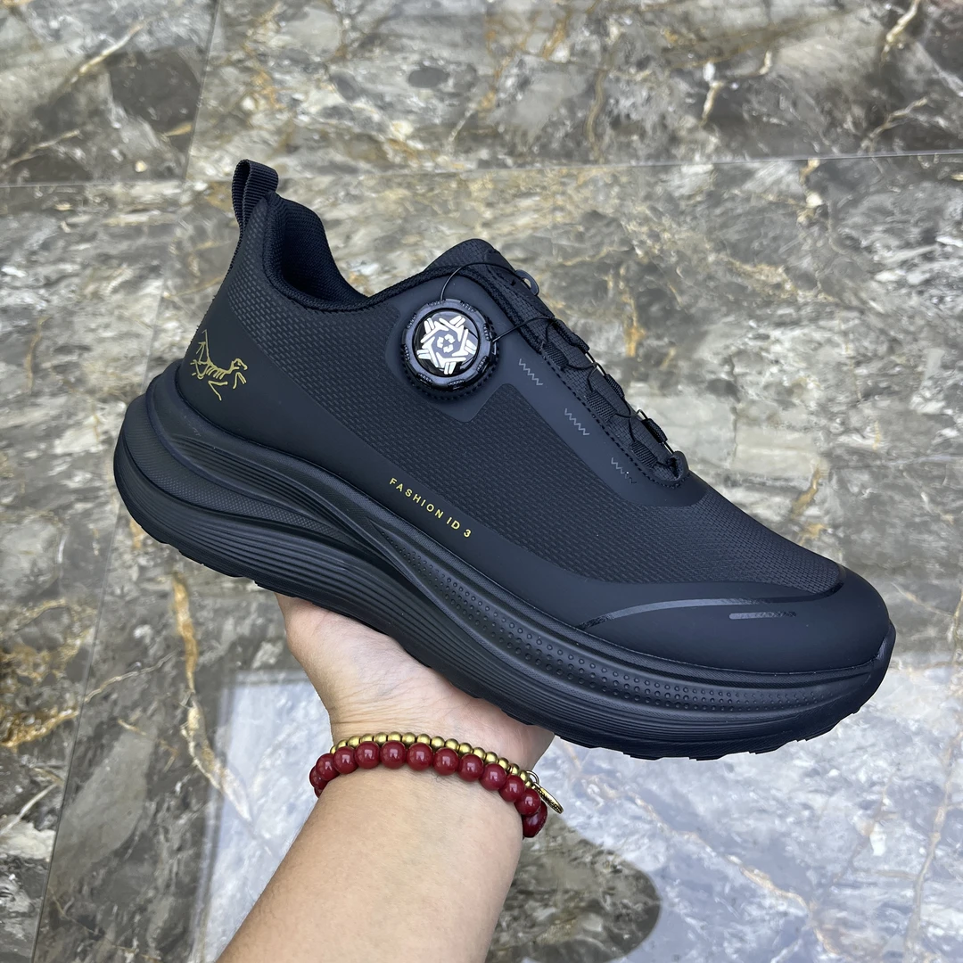 男鞋2025新款秋冬男鞋厚底休闲鞋百搭男士黑色鞋子纽扣轻便健步鞋