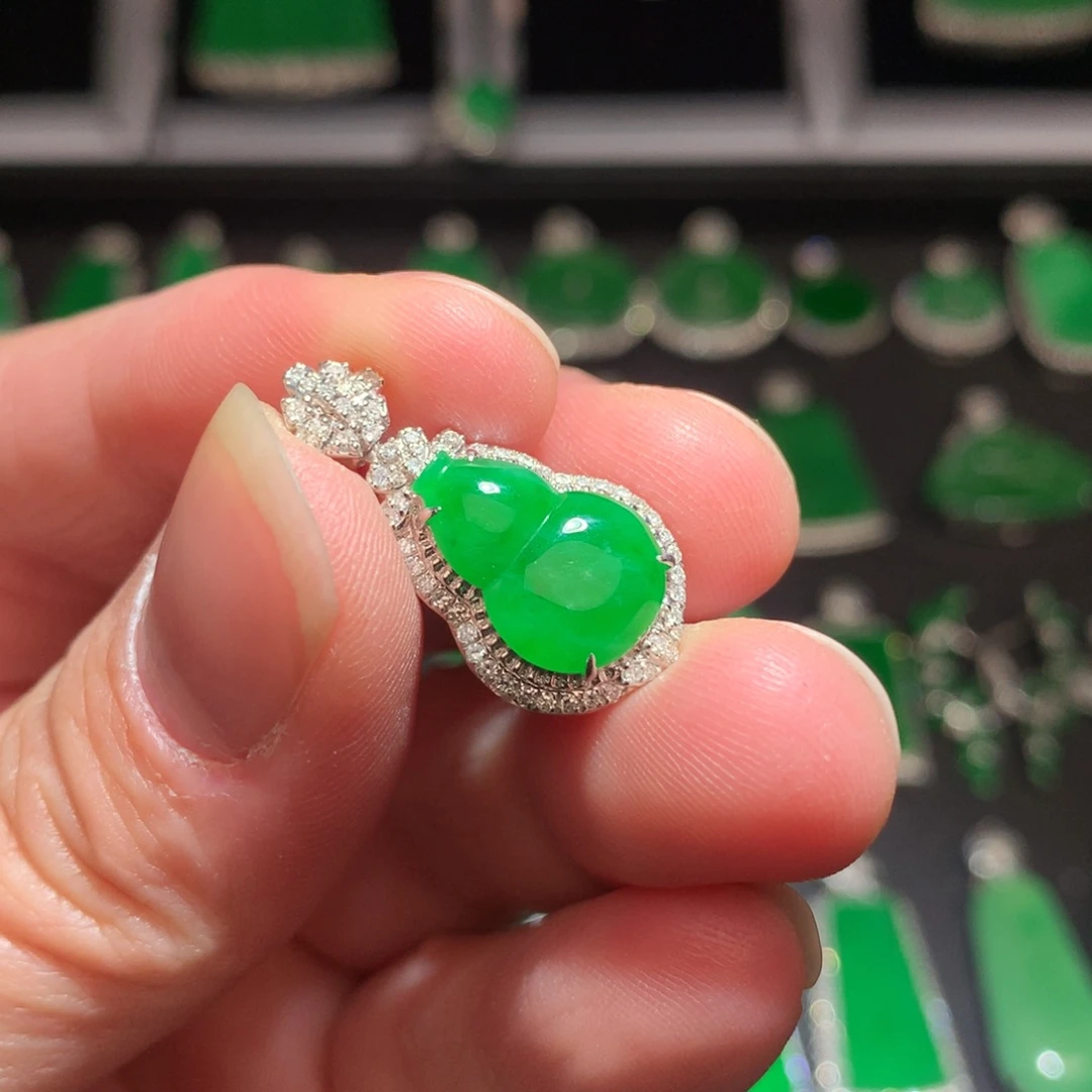 翡翠颈饰18K金镶嵌翡翠