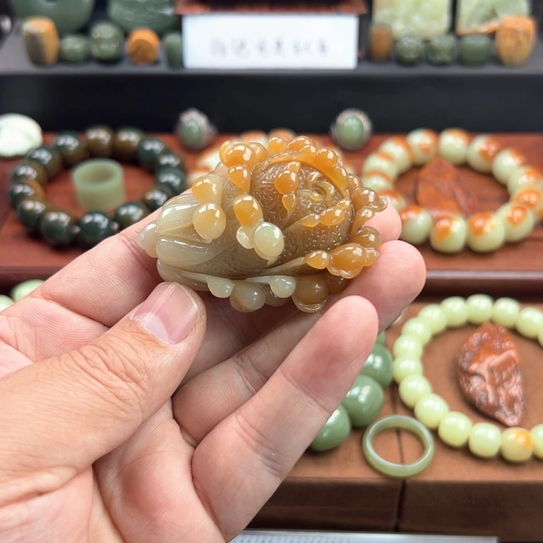 岫岩老玉（透闪石质玉）未镶嵌挂件火***子