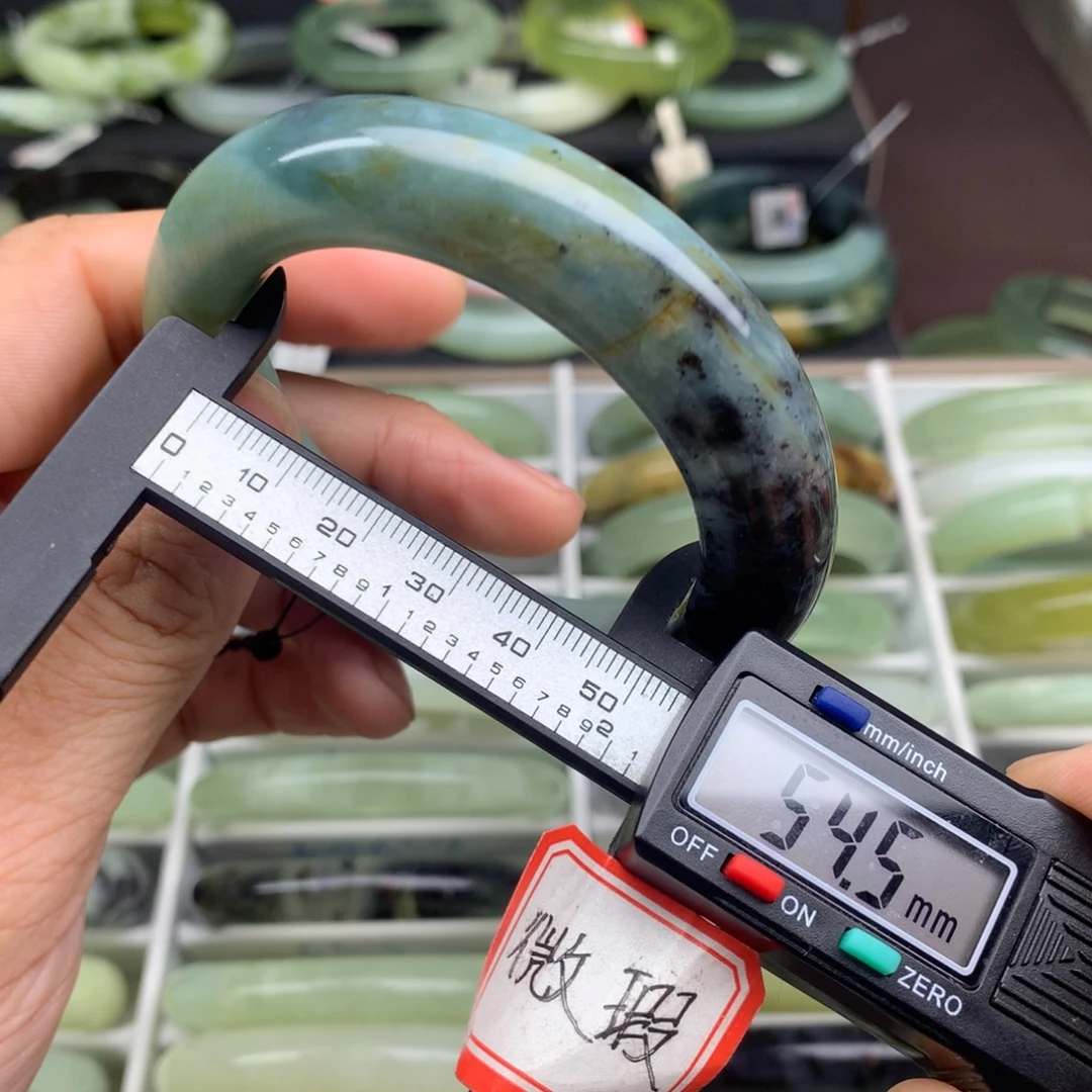 蛇纹石玉未镶嵌手镯674