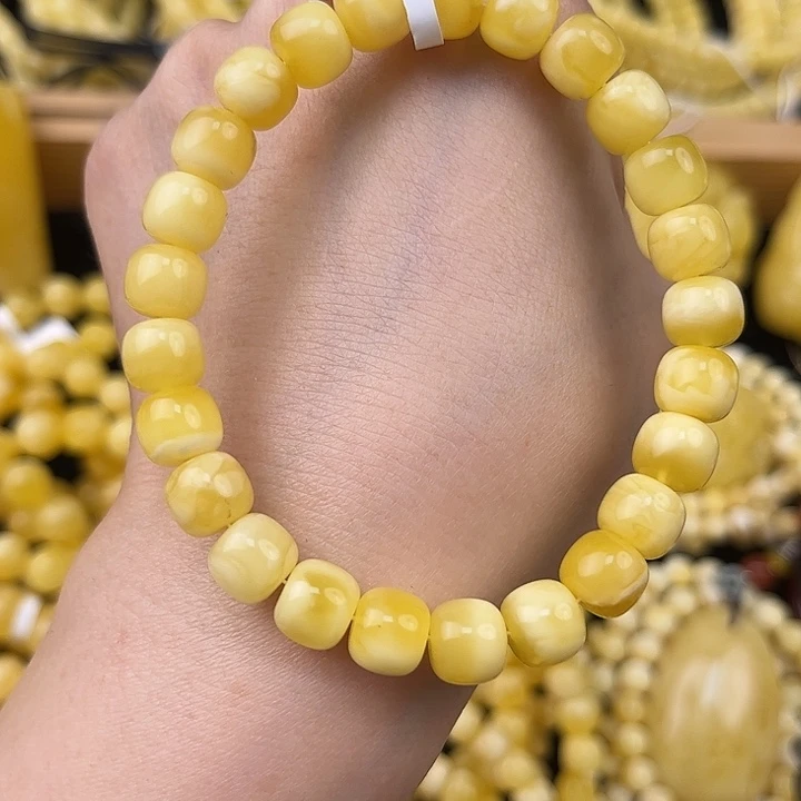 琥珀未镶嵌颈饰琥珀