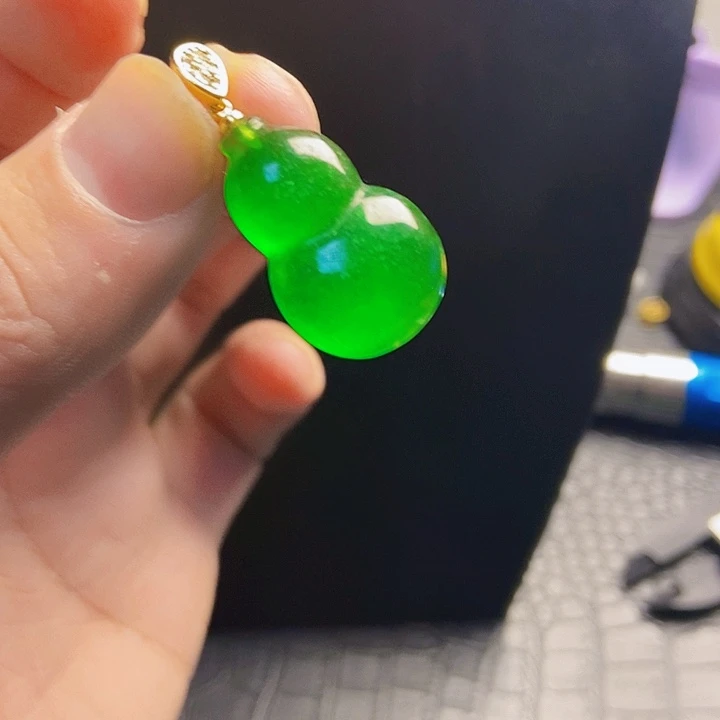 翡翠14K金镶嵌颈饰