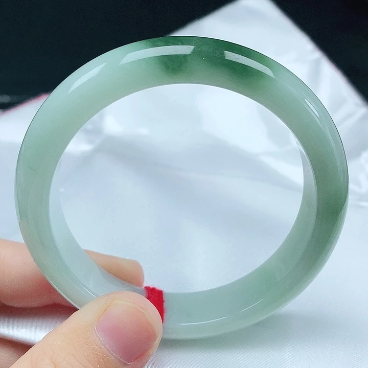 翡翠手镯未镶嵌天然翡翠手镯