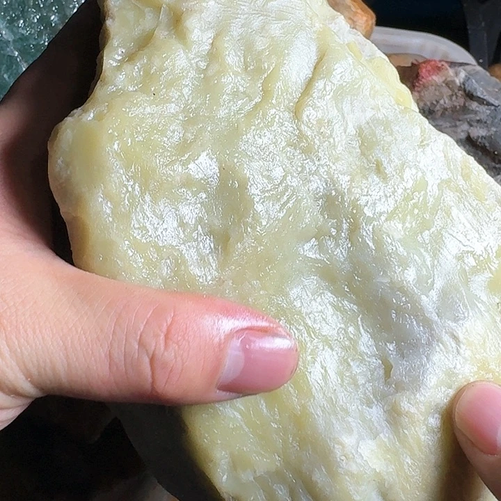 青田石憨***香青田石素质