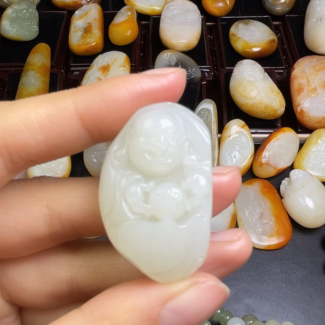 和田玉未镶嵌颈饰
