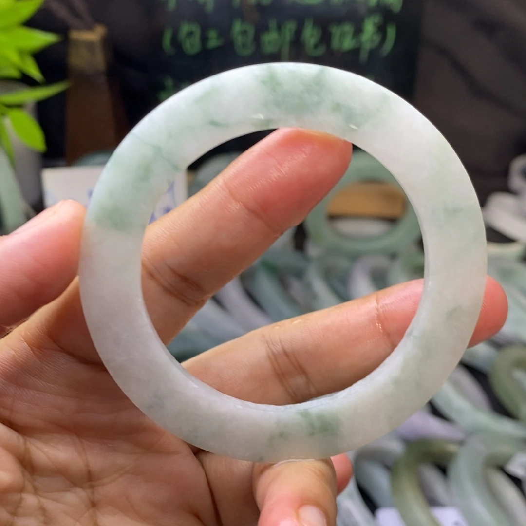 定制翡翠未镶嵌手镯
