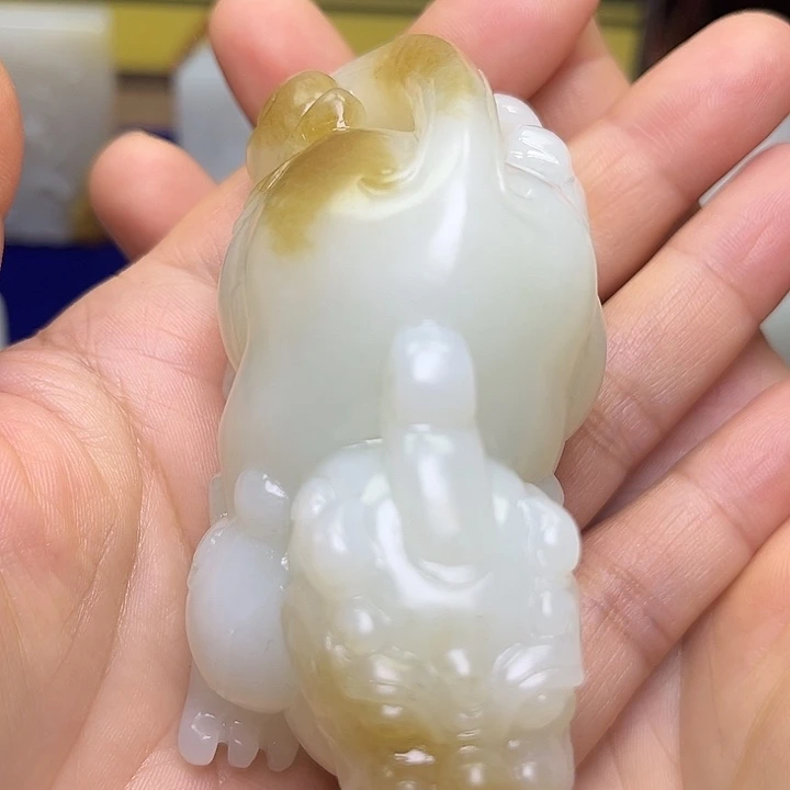 巴***好和田玉（糖玉）未镶嵌挂件