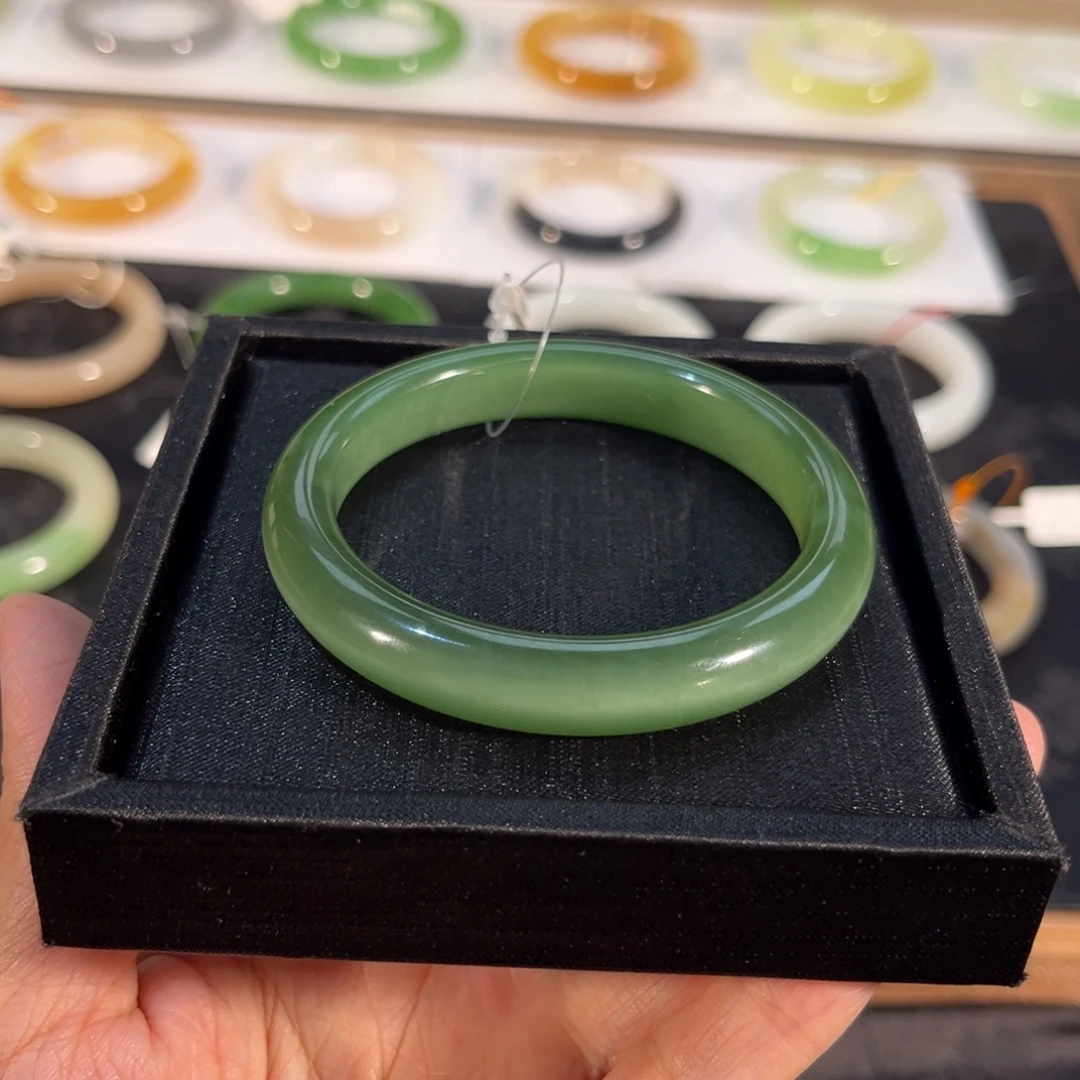 和田玉未镶嵌手镯  「俄碧 一线绿猫」4.98万同款