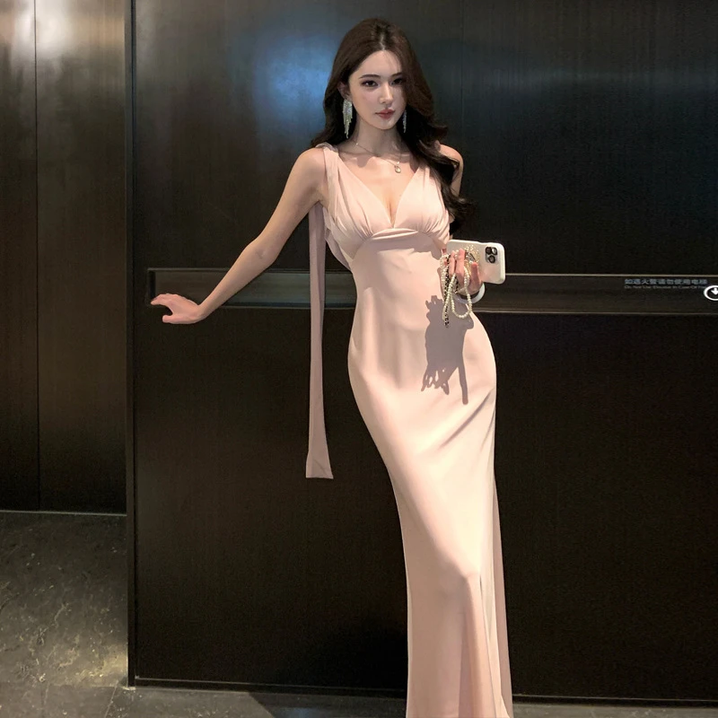 粉色缎面吊带连衣裙女平时纯欲收腰轻奢鱼尾裙子包臀长裙礼服裙