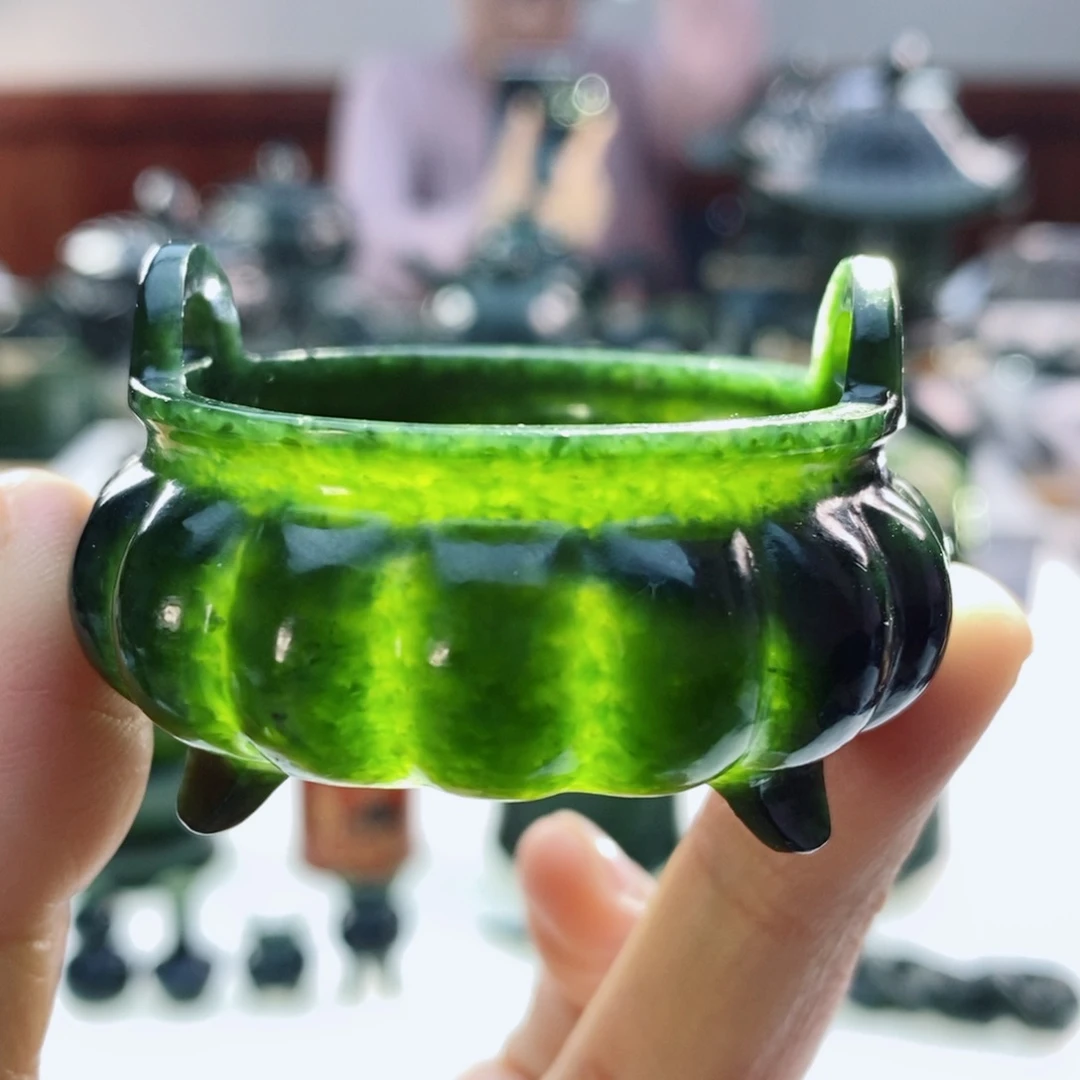 未镶嵌和田玉摆件微瑕指尖玉香炉