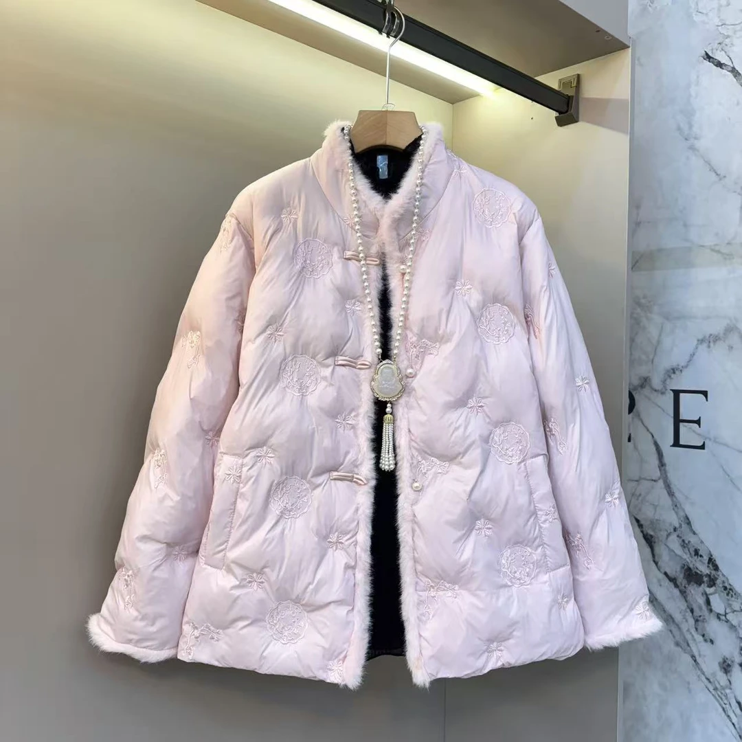 2025冬宽松时尚欧货胖妹妹大码毛毛拼接重工刺绣保暖短款外套0139