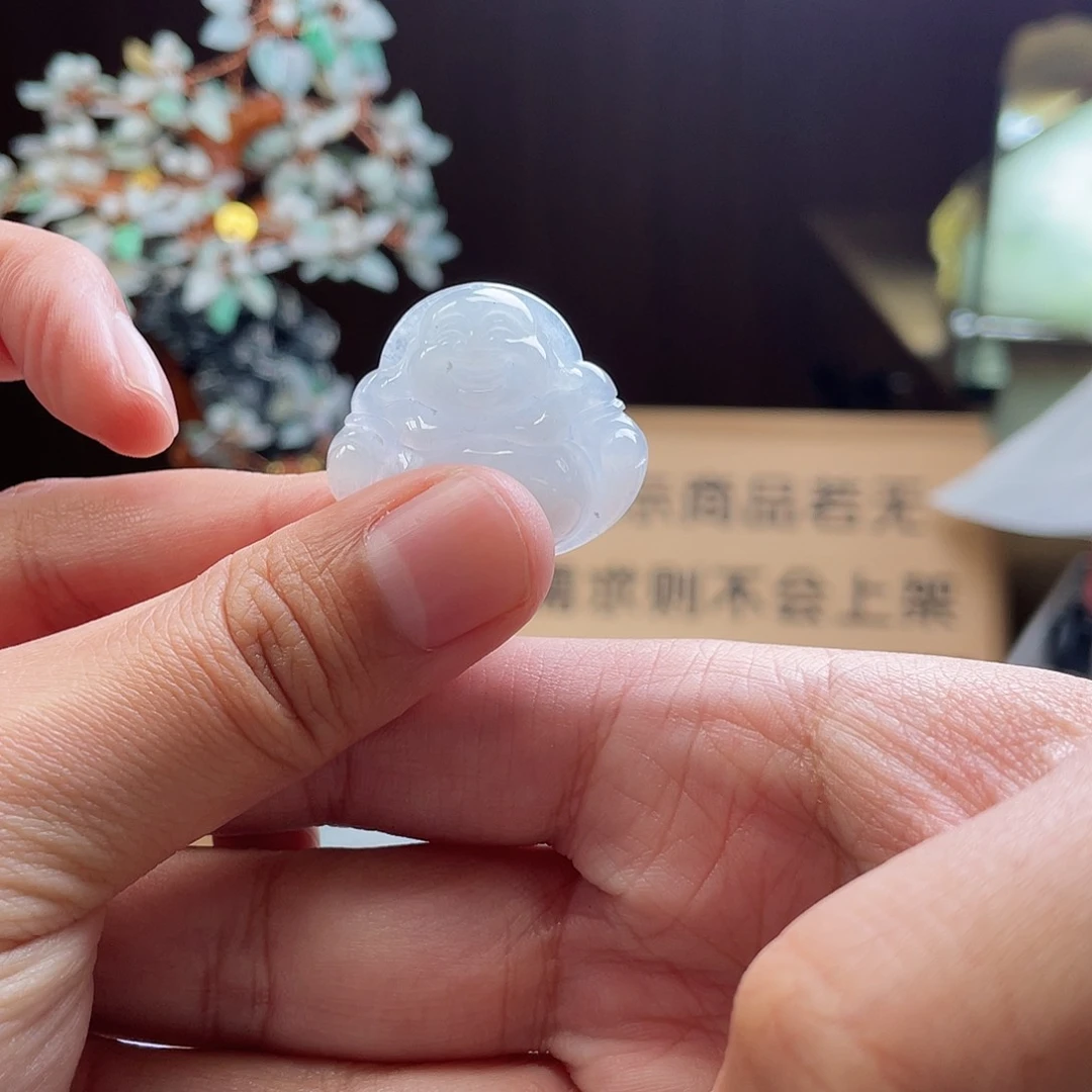 翡翠颈饰未镶嵌佛公