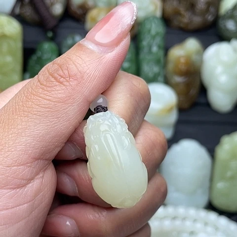 颈饰未镶嵌和田玉