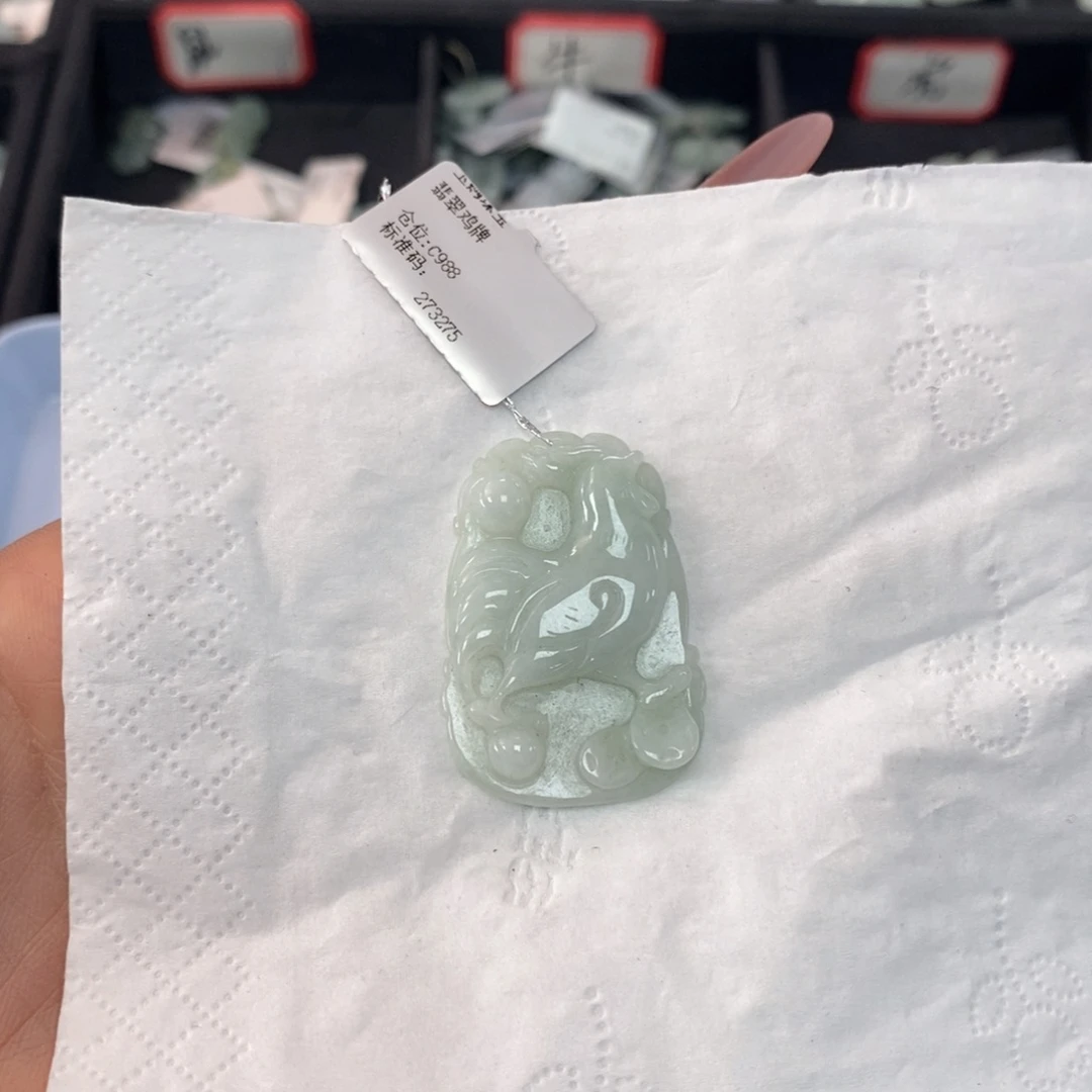 翡翠颈饰未镶嵌鸡牌