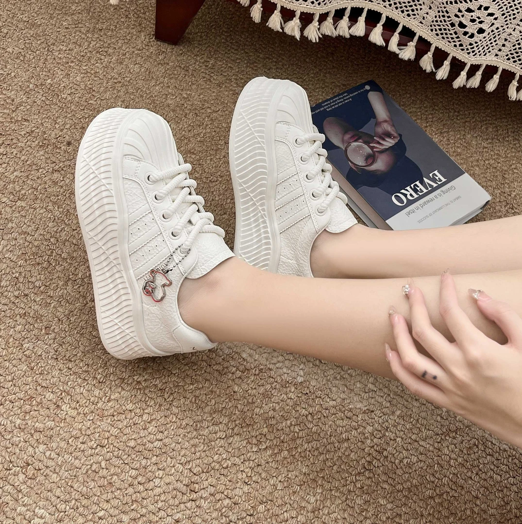 2025年年春季时尚潮流休闲版鞋真皮运动百搭透气韩版系带