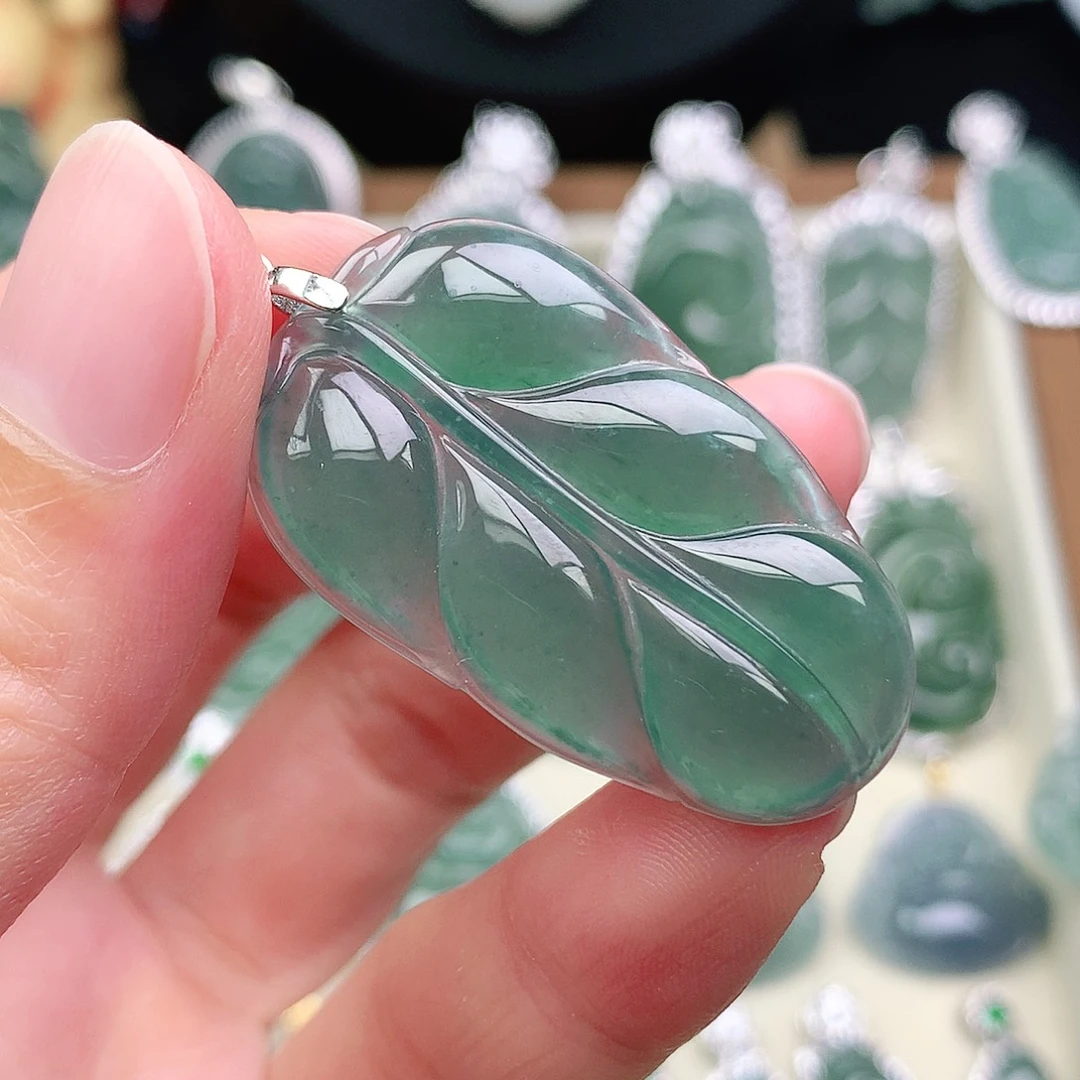 翡翠未镶嵌颈饰吊坠