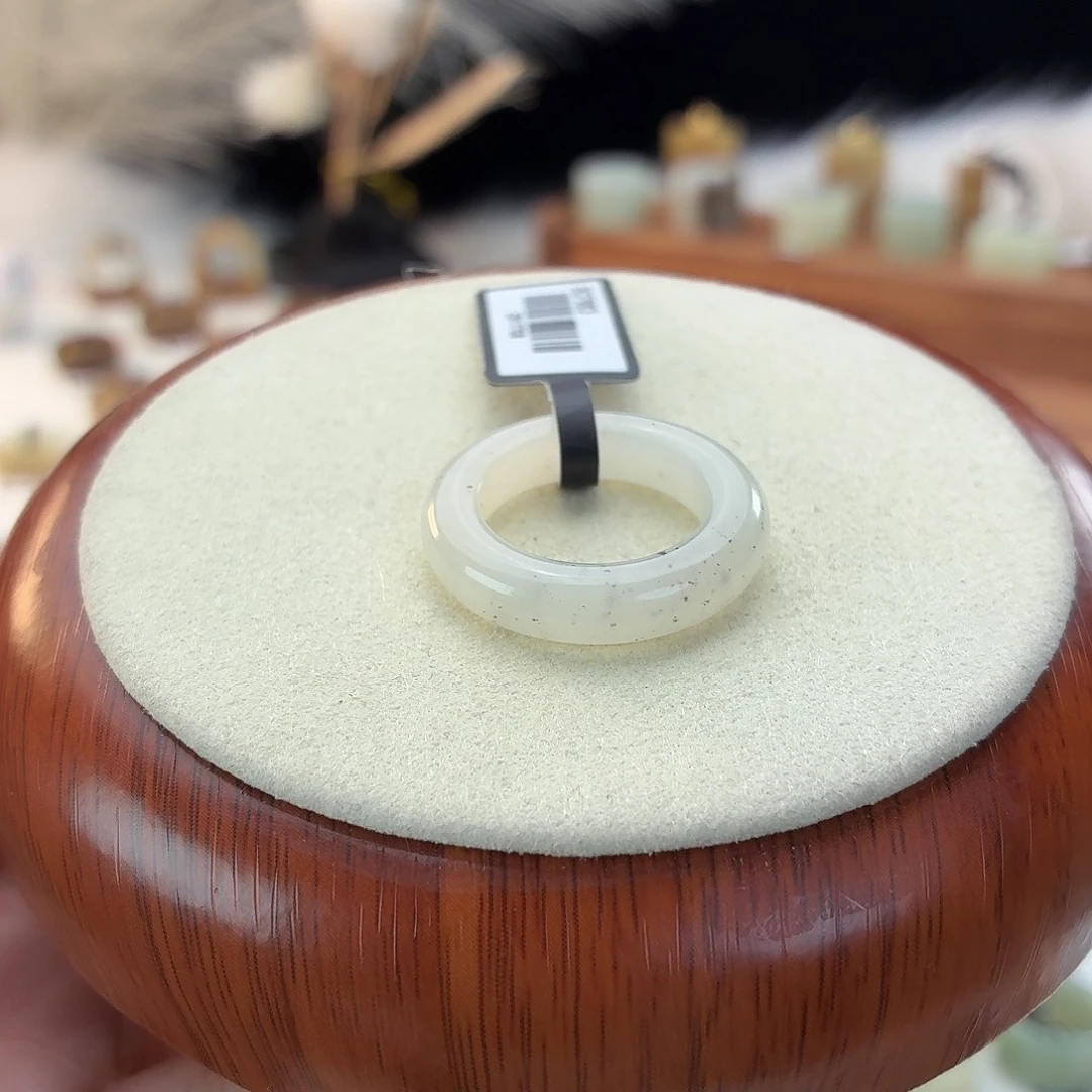 和田玉未镶嵌戒指i5黑芝麻圆条17.0mm