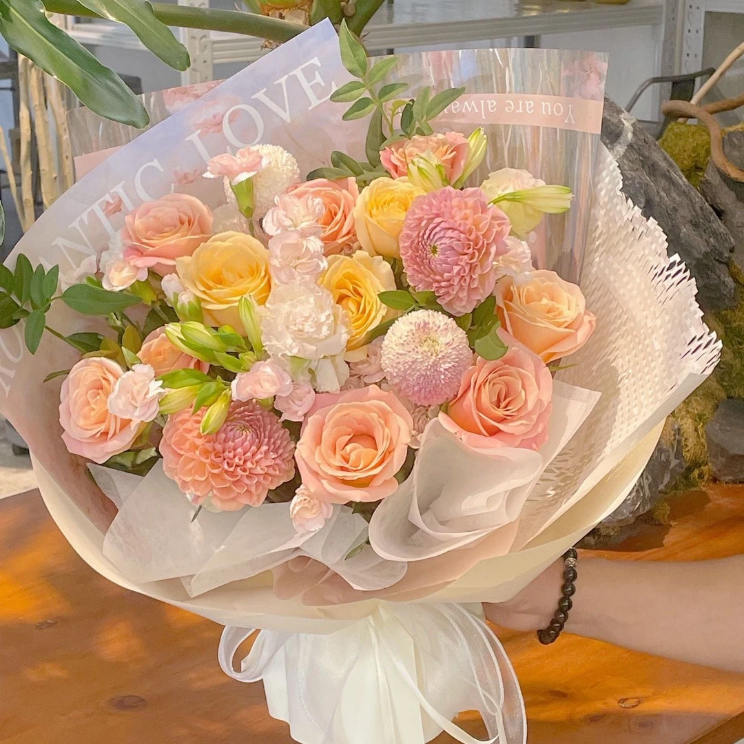 【蜜桃春宴】甜美风朱小姐香槟玫瑰花大丽花六初花粉色系混搭鲜花束节日送妈妈婆婆花店送花上门