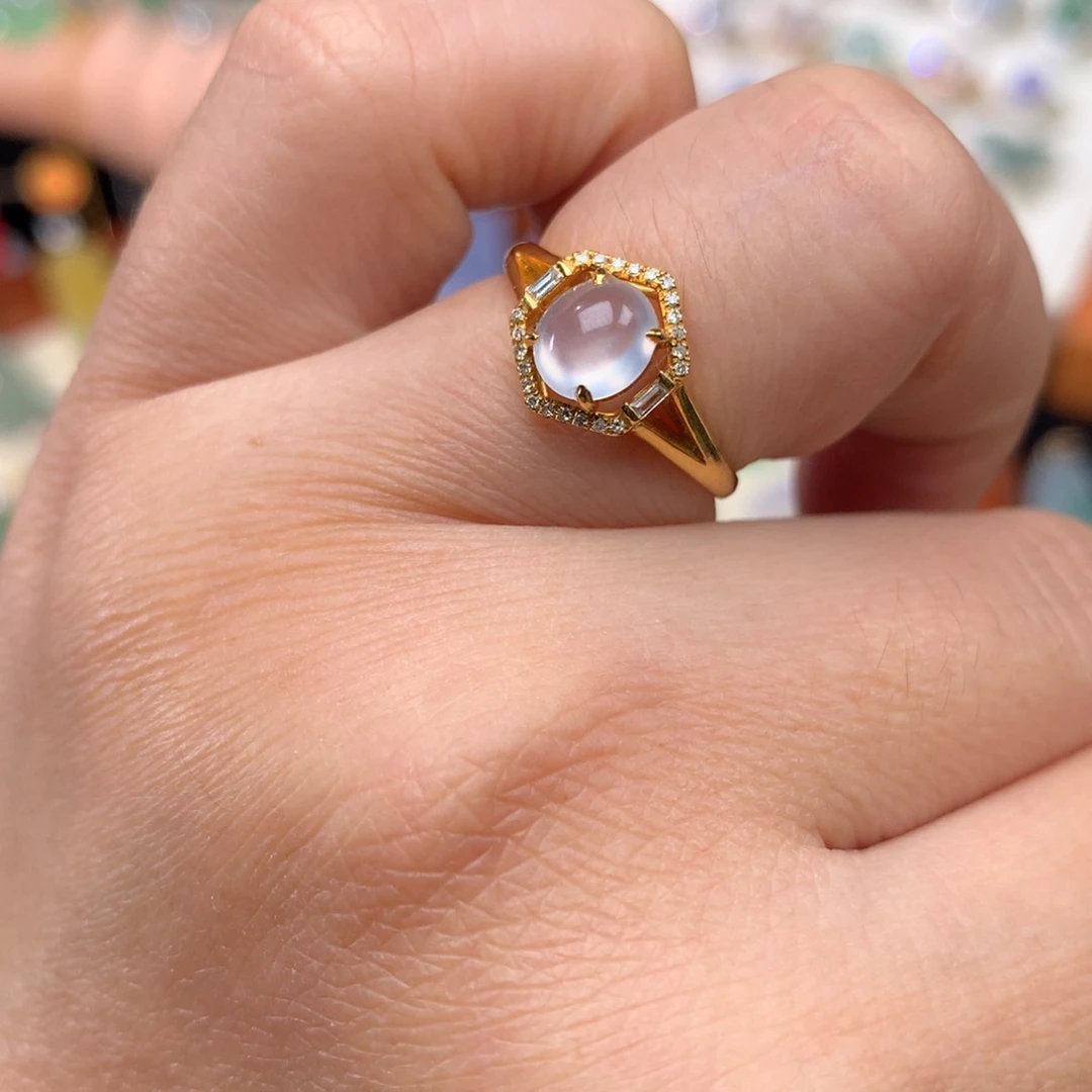 18K金镶嵌戒指翡翠蛋面戒指