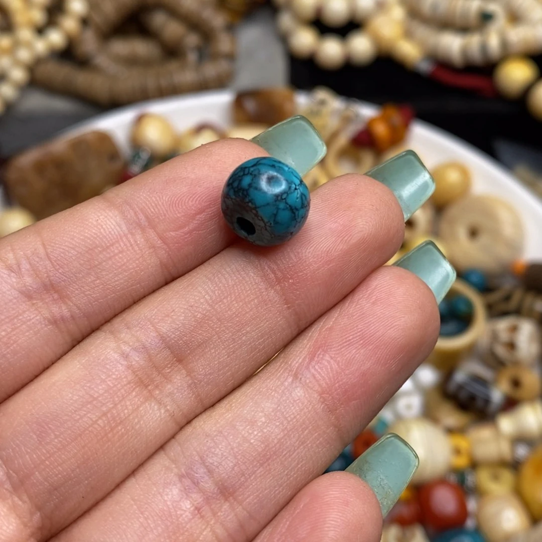 登*者藏传文玩松珠子漏价出