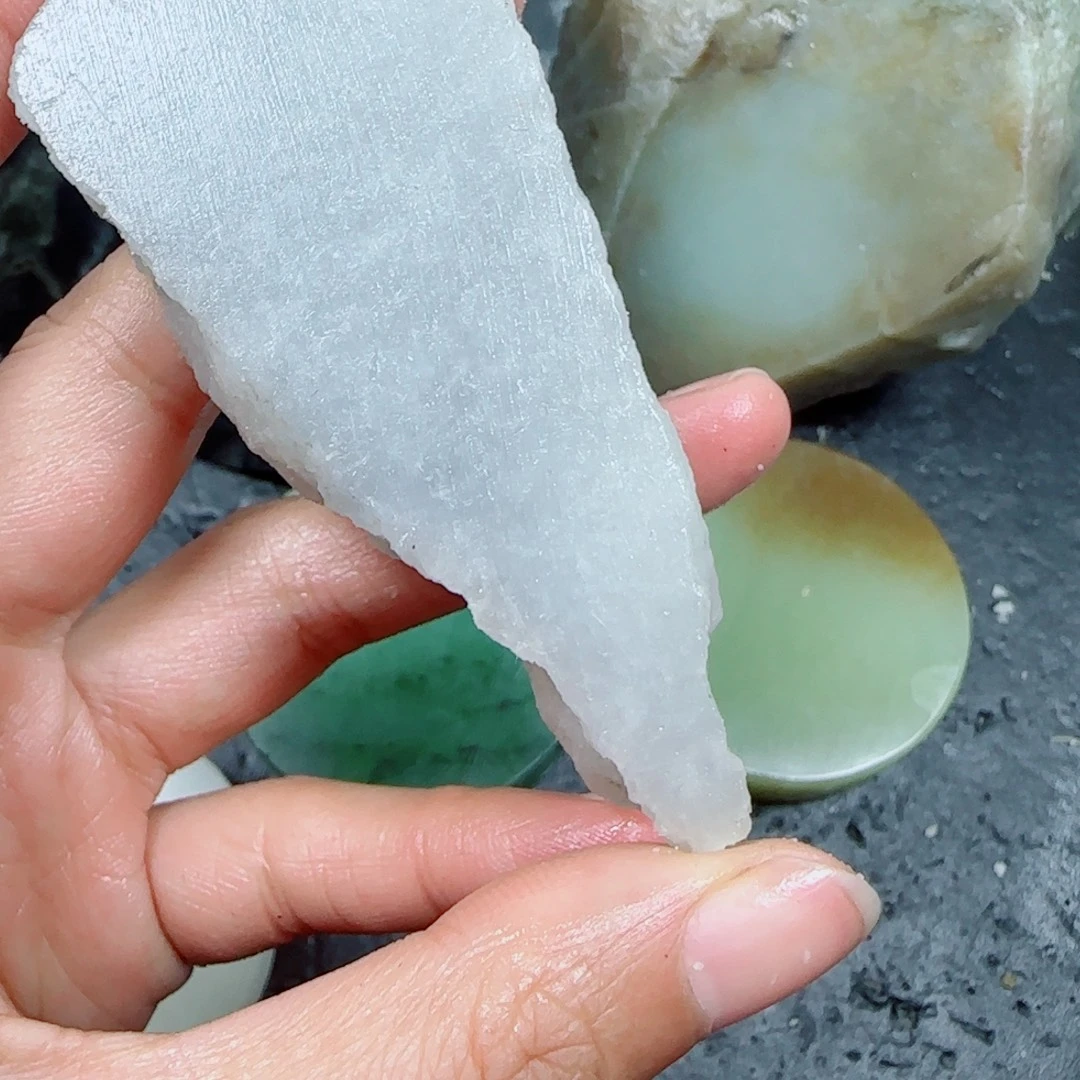 和田玉未镶嵌珠宝半成品