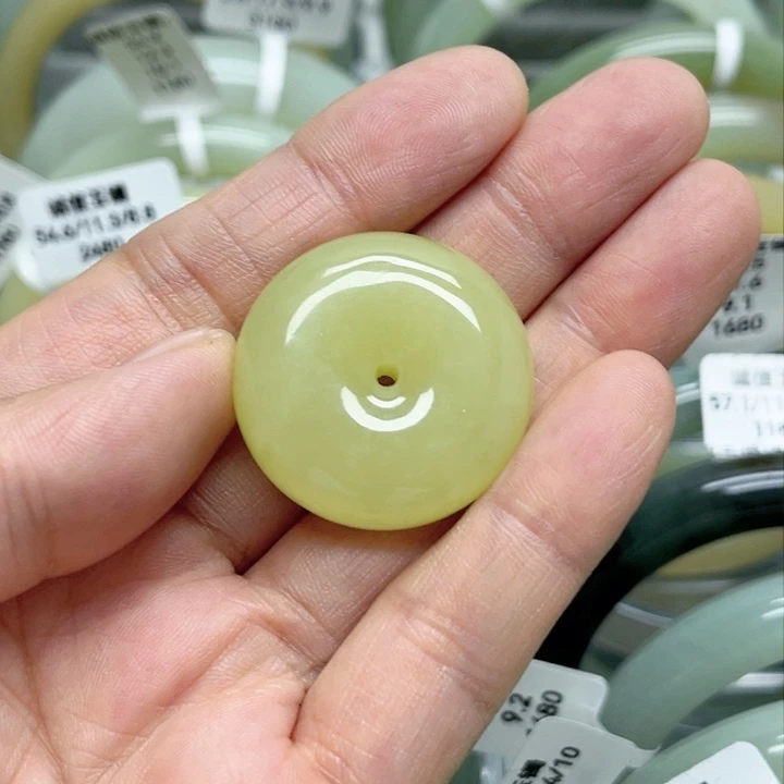 未镶嵌手镯和田玉（糖玉）